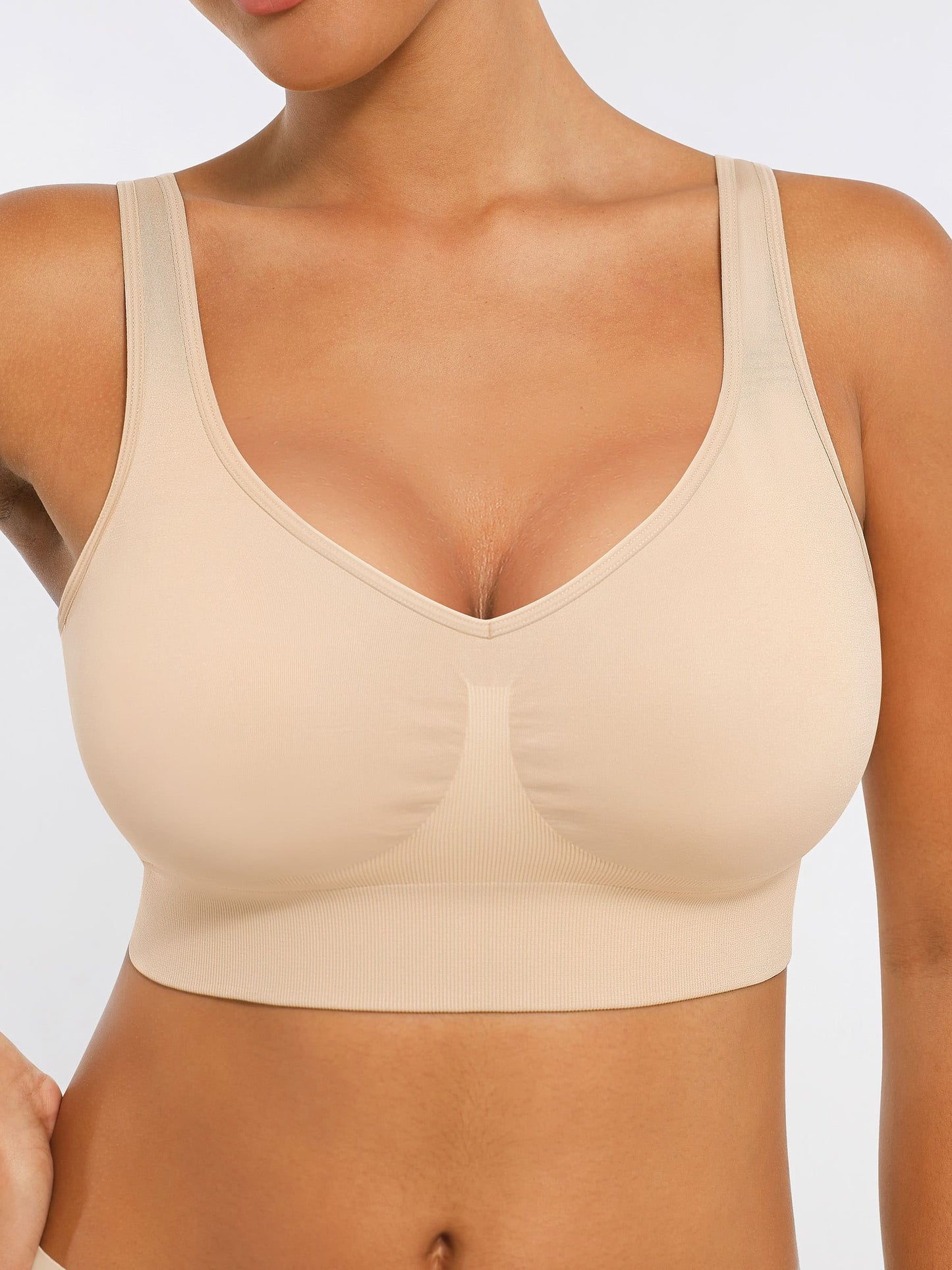 Feelingirl Seamless Comfort Bra with Smoothing Support and Adjustable Straps