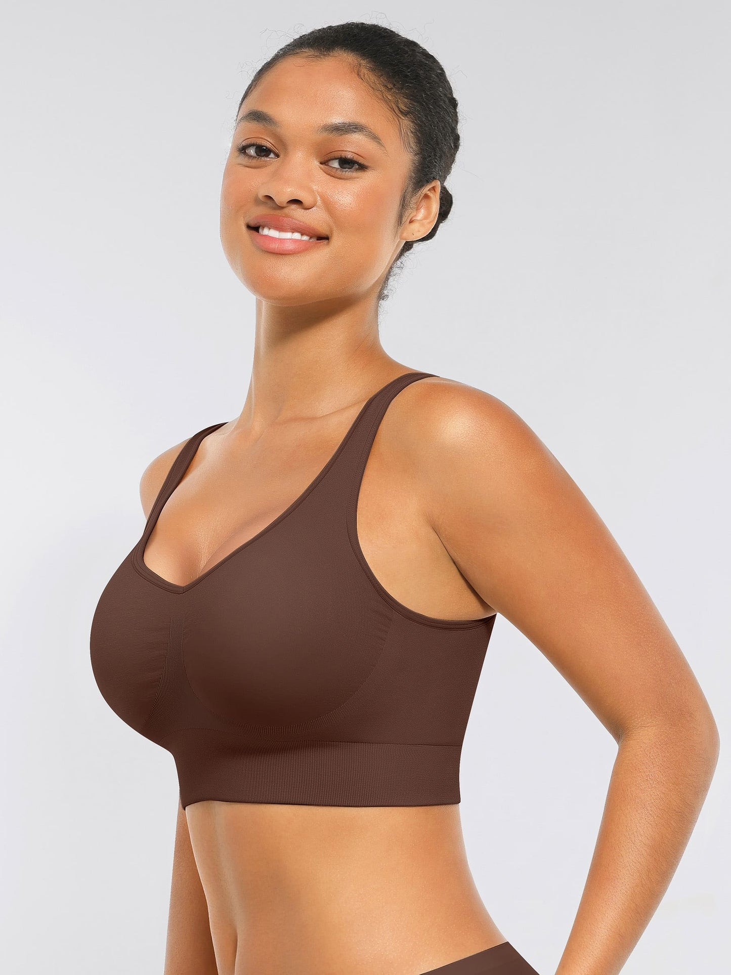 Feelingirl Seamless Comfort Bra with Smoothing Support and Adjustable Straps