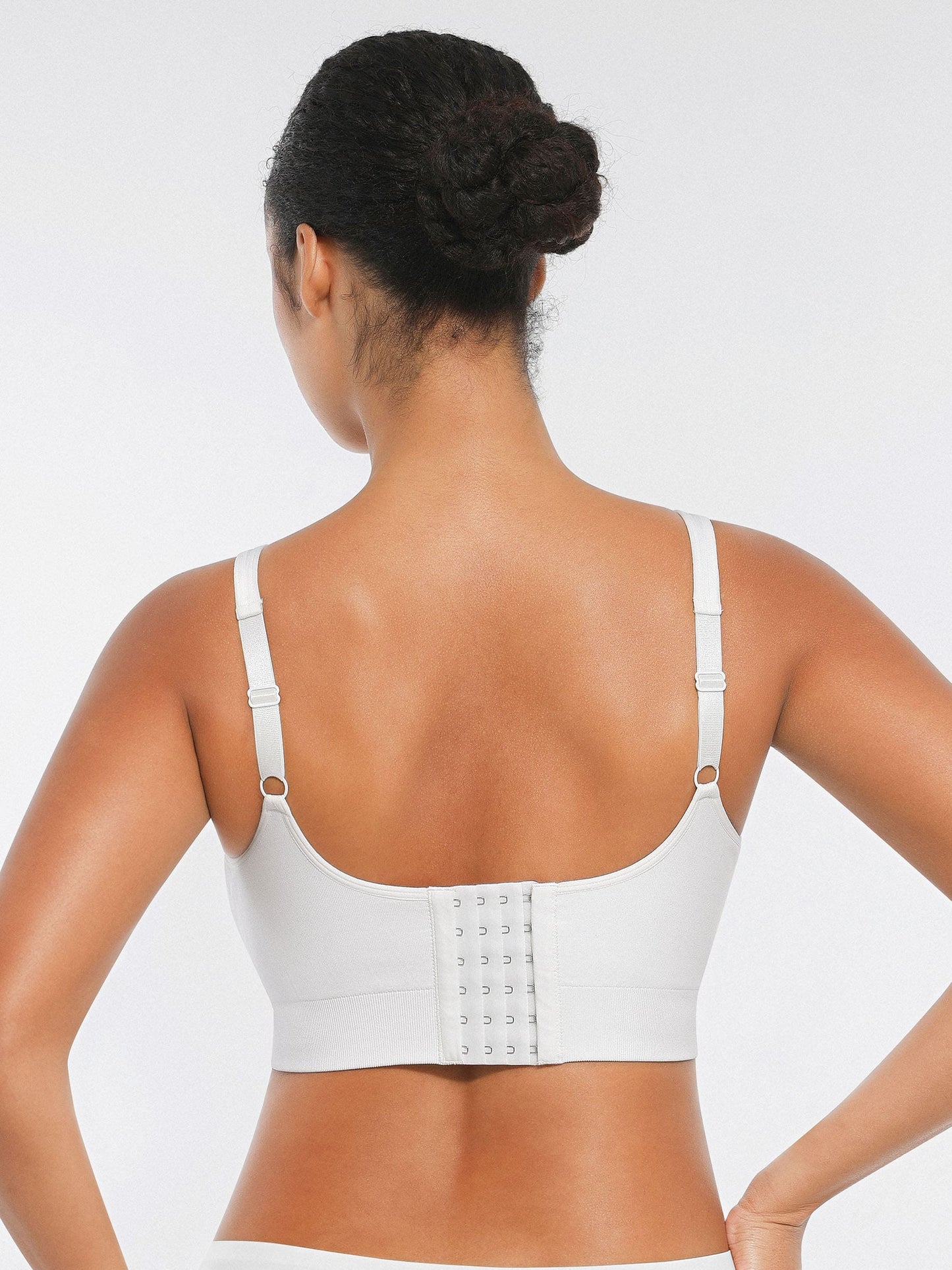 Feelingirl Seamless Comfort Bra with Smoothing Support and Adjustable Straps