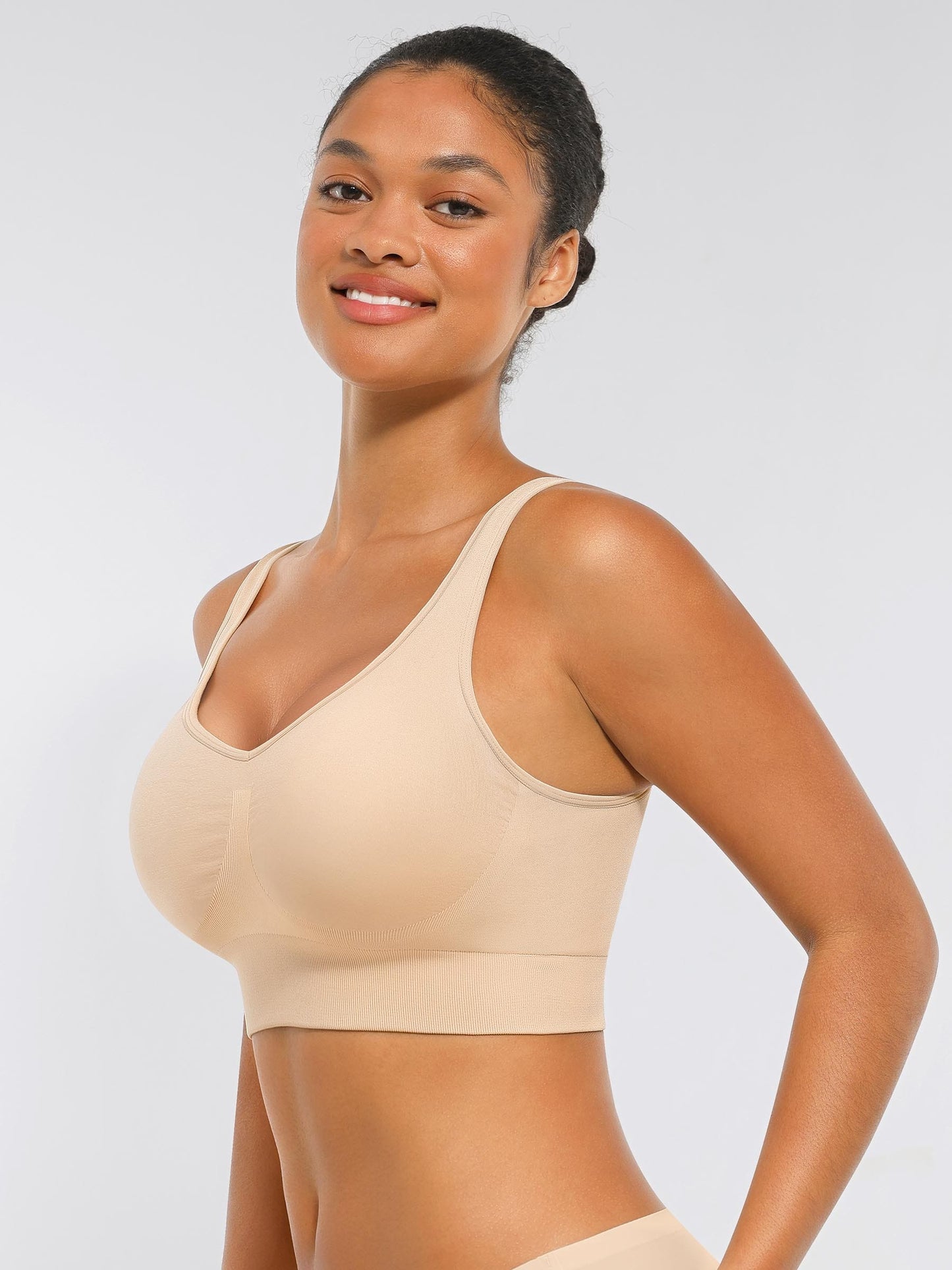 Feelingirl Seamless Comfort Bra with Smoothing Support and Adjustable Straps