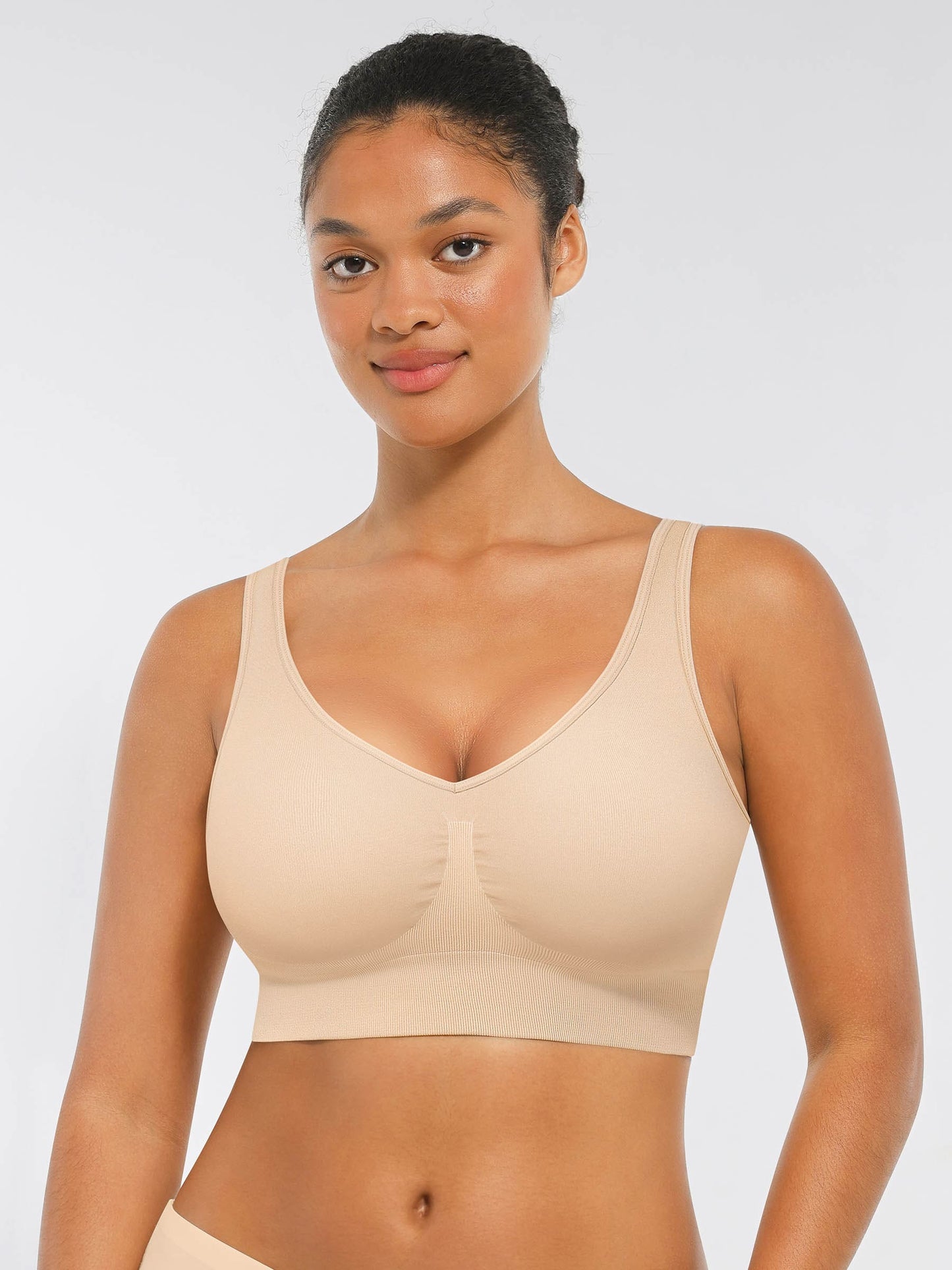 Feelingirl Seamless Comfort Bra with Smoothing Support and Adjustable Straps